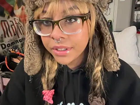 N1NT3NDH03 online show from 12/15/25, 02:21