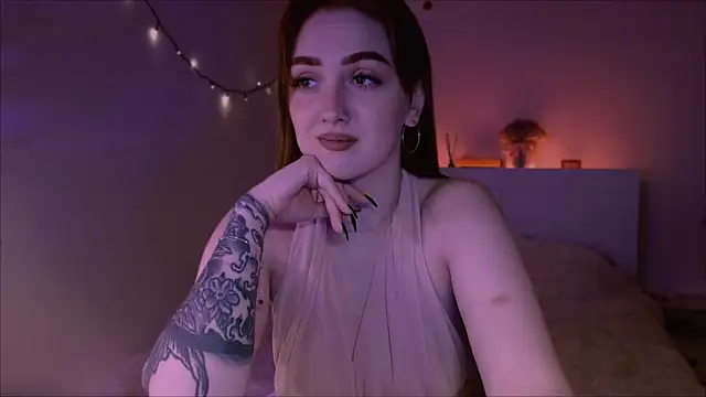 LilyFarey online show from 03/03/25, 08:00