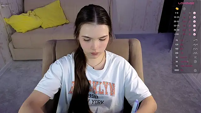 Eva Davie online show from 11/09/25, 02:48