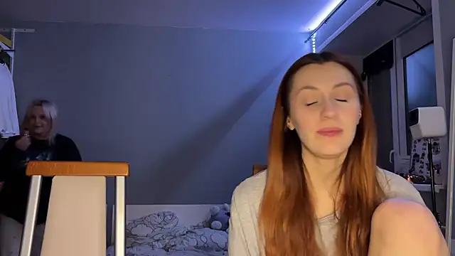 Uniarten online show from 11/12/25, 08:19