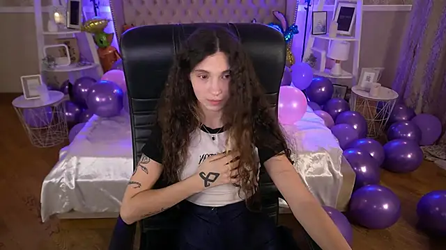 BabyFlowerr online show from 01/13/25, 02:28