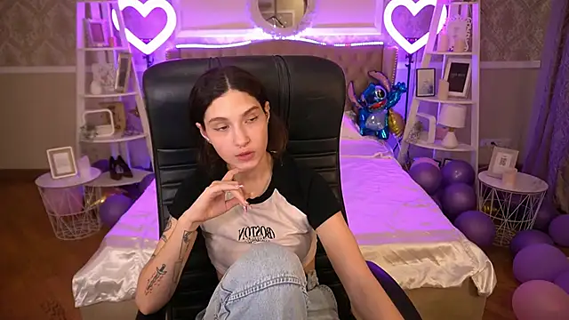 BabyFlowerr online show from 01/30/25, 04:37