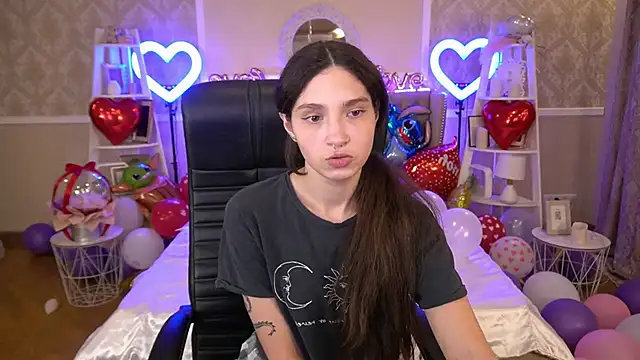 BabyFlowerr online show from 02/18/25, 02:05