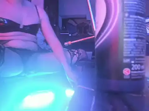 Snapshot of slankecrosdresser chatting on 12/11/24, 01:26 slankecrosdresser online show from 12/11/24, 01:26