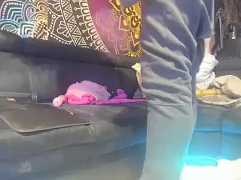 Snapshot of slankecrosdresser chatting on 12/11/24, 07:09 slankecrosdresser online show from 12/11/24, 07:09