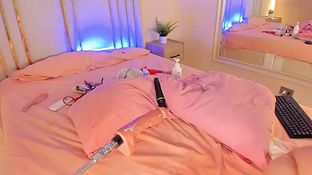 Snapshot of Saekohofman chatting on 02/01/25, 07:47 Saekohofman online show from 02/01/25, 07:47