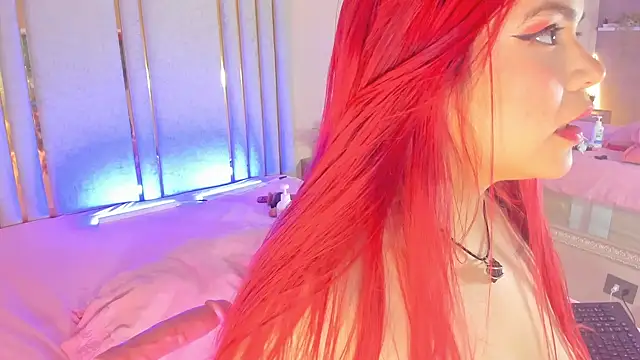 Snapshot of Saekohofman chatting on 03/01/25, 07:19 Saekohofman online show from 03/01/25, 07:19