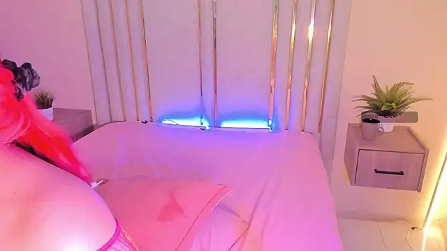 Snapshot of Saekohofman chatting on 10/10/25, 04:11 Saekohofman online show from 10/10/25, 04:11