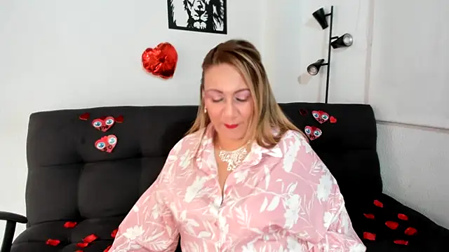 yayita mature online show from 02/14/26, 03:53