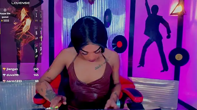 nickyminach  online show from 09/24/25, 07:17