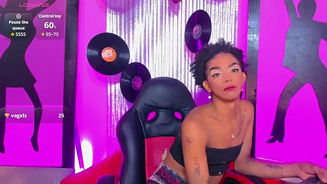 nickyminach  online show from 03/06/26, 07:43