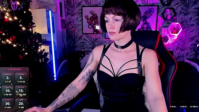 Devi Evi online show from 12/28/24, 12:24