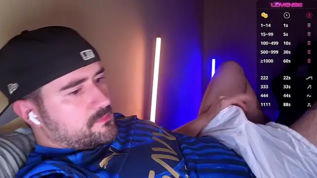Snapshot of DominantTheo chatting on 05/16/26, 03:14 DominantTheo online show from 05/16/26, 03:14