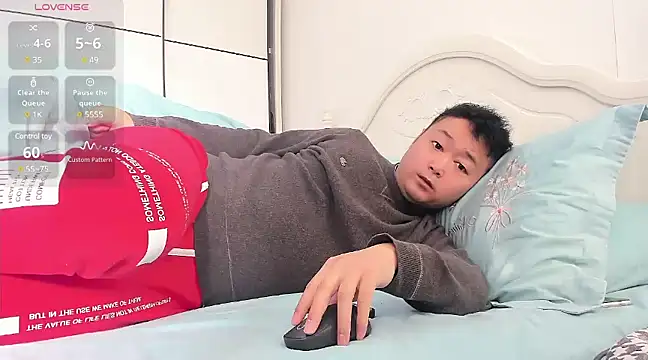 Snapshot of S00 chatting on 01/03/25, 01:48 S00 online show from 01/03/25, 01:48