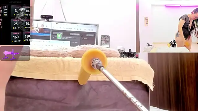 Paulina Davis  online show from 02/19/26, 12:28