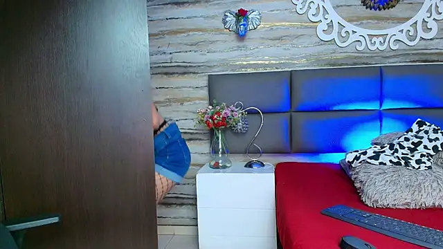 oliver  brown online show from 03/13/25, 08:22