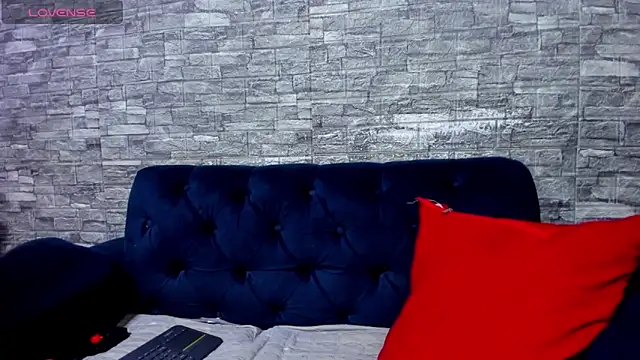 LizzRouse online show from 12/15/24, 02:27