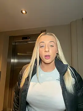 Strongqueen online show from 01/11/26, 06:24