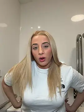 Strongqueen online show from 04/18/26, 07:18