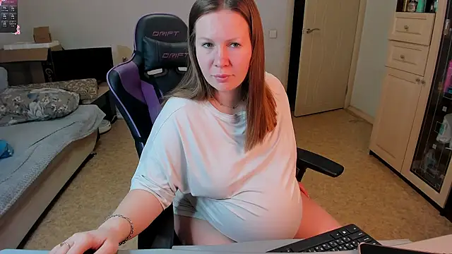 Snapshot of stella_vestal chatting on 03/29/26, 03:45 stella vestal online show from 03/29/26, 03:45