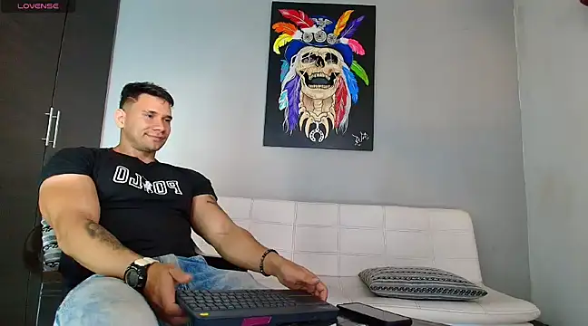 Snapshot of GendersonFit chatting on 02/12/25, 10:26 GendersonFit online show from 02/12/25, 10:26