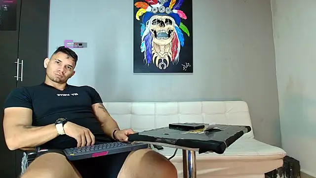 Snapshot of GendersonFit chatting on 02/27/25, 02:00 GendersonFit online show from 02/27/25, 02:00