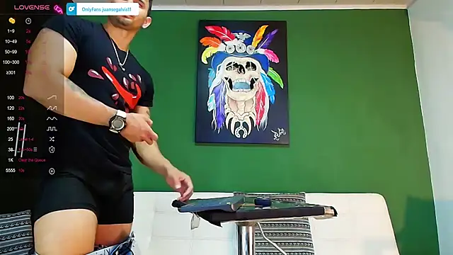 Snapshot of GendersonFit chatting on 09/08/25, 09:36 GendersonFit online show from 09/08/25, 09:36