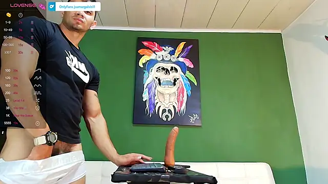 Snapshot of GendersonFit chatting on 09/09/25, 02:16 GendersonFit online show from 09/09/25, 02:16