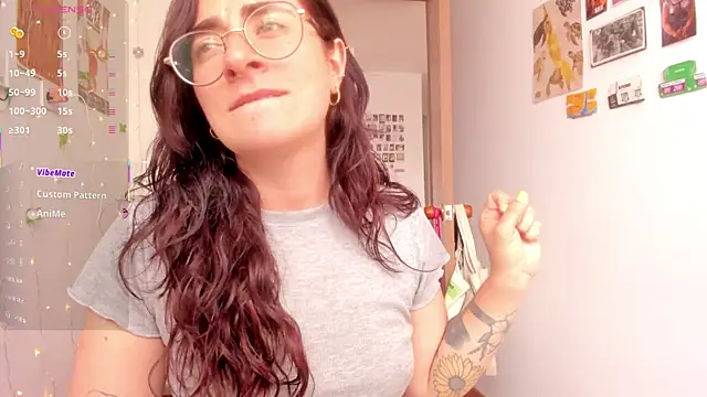 linda giggle online show from 10/22/25, 02:17