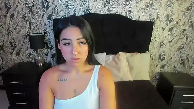 Isa And Natasha online show from 04/16/26, 01:23