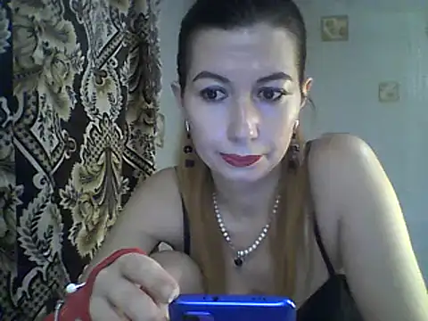 Snapshot of Olesja chatting on 12/16/24, 07:00 Olesja online show from 12/16/24, 07:00