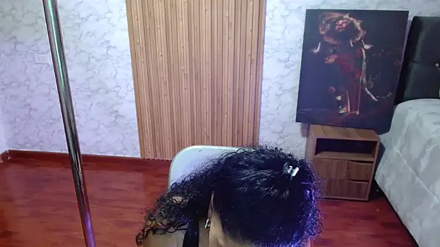 Snapshot of Anitta_muscle chatting on 04/28/26, 08:47 Anitta muscle online show from 04/28/26, 08:47