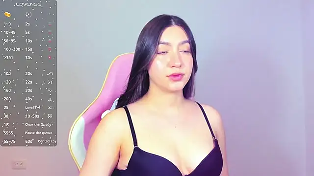 Snapshot of alice-love1 chatting on 12/06/24, 01:29 alice-love1 online show from 12/06/24, 01:29