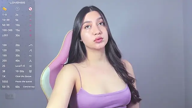 Snapshot of alice-love1 chatting on 01/03/25, 10:29 alice-love1 online show from 01/03/25, 10:29