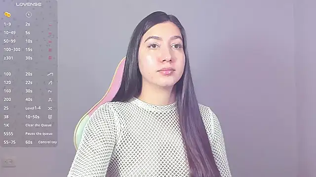 Snapshot of alice-love1 chatting on 01/12/25, 04:21 alice-love1 online show from 01/12/25, 04:21