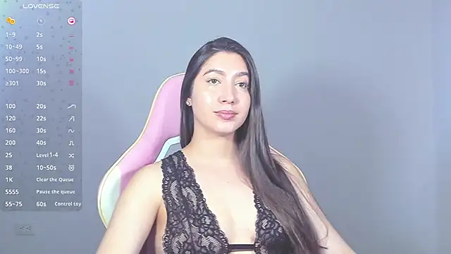 Snapshot of alice-love1 chatting on 01/21/25, 01:08 alice-love1 online show from 01/21/25, 01:08