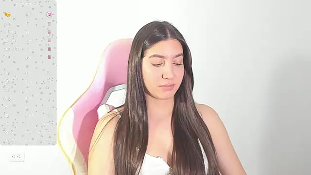 Snapshot of alice-love1 chatting on 02/01/25, 03:30 alice-love1 online show from 02/01/25, 03:30