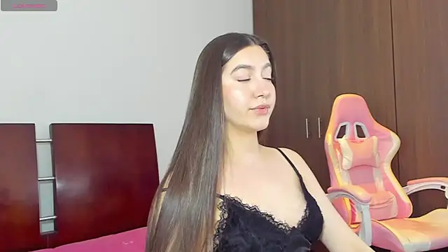 Snapshot of alice-love1 chatting on 09/27/25, 11:32 alice-love1 online show from 09/27/25, 11:32