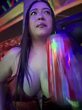 Snapshot of cami_ortiz__ chatting on 12/29/24, 03:54 cami ortiz online show from 12/29/24, 03:54