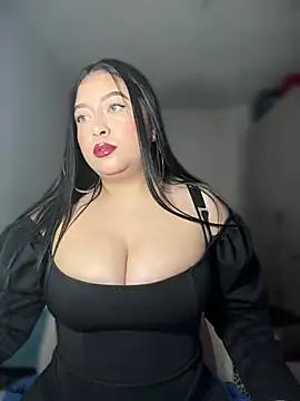 Snapshot of cami_ortiz__ chatting on 01/01/25, 03:13 cami ortiz online show from 01/01/25, 03:13