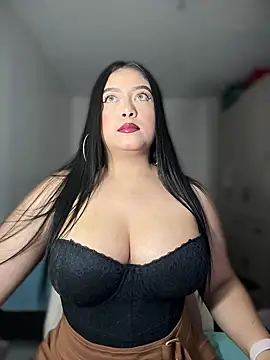 Snapshot of cami_ortiz__ chatting on 01/06/25, 02:58 cami ortiz online show from 01/06/25, 02:58