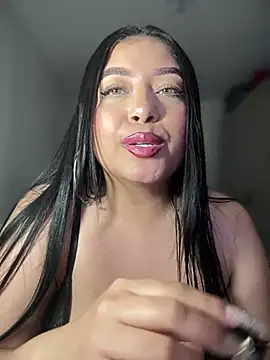 Snapshot of cami_ortiz__ chatting on 01/17/25, 05:21 cami ortiz online show from 01/17/25, 05:21