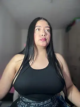 Snapshot of cami_ortiz__ chatting on 02/16/25, 03:15 cami ortiz online show from 02/16/25, 03:15