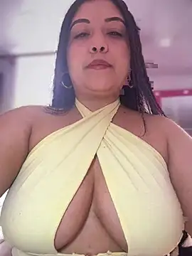 Snapshot of cami_ortiz__ chatting on 02/18/25, 09:09 cami ortiz online show from 02/18/25, 09:09