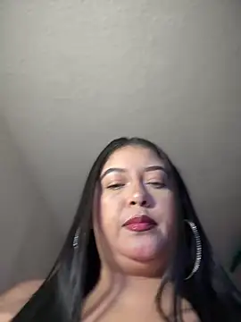 Snapshot of cami_ortiz__ chatting on 03/13/25, 03:11 cami ortiz online show from 03/13/25, 03:11