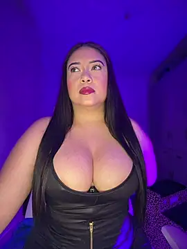 Snapshot of cami_ortiz__ chatting on 07/15/26, 03:23 cami ortiz online show from 07/15/26, 03:23
