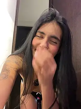 Snapshot of DaphneUwu chatting on 07/23/26, 01:58 DaphneUwu online show from 07/23/26, 01:58