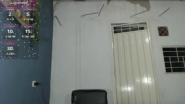 Snapshot of selena_moon98 chatting on 09/29/25, 11:42 selena moon98 online show from 09/29/25, 11:42