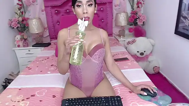 Snapshot of Divaxhermosa chatting on 01/24/25, 01:24 Divaxhermosa online show from 01/24/25, 01:24