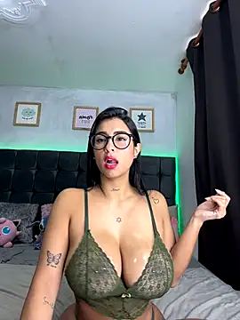 lovely violet13 online show from 11/21/25, 02:38